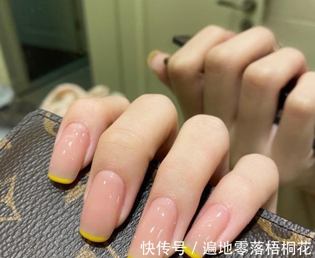 葡萄紫|超气质新年美甲,这几款让你艳压群芳,又酷又美