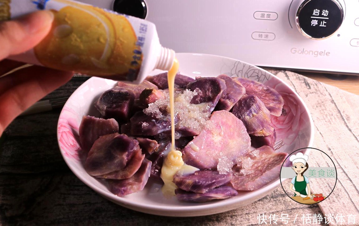 包子|此美味,我隔三差五做一次,两手一卷比包子香,每次蒸2锅不够吃