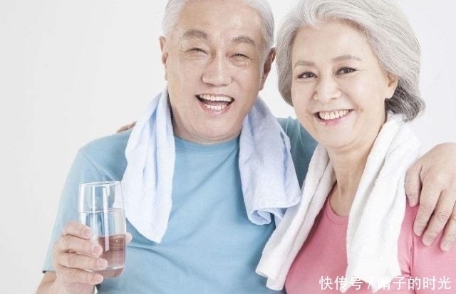 血管堵塞|日本长寿老人有“秘诀”，睡前爱做5事，你若占1个，也恭喜