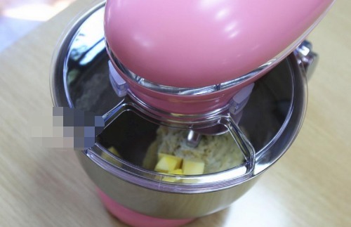 别买了,在家做出又香又软的面包,其实很简单,成本只要几块钱