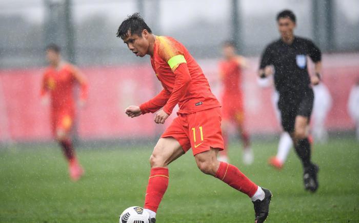 核心|李霄鹏确立新核心,国足大名单至少淘汰20人,4大归化难再出战日本