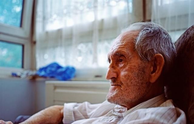 癌症|60岁以后是癌症的爆发期，原因无非就两个，家有老人的请注意