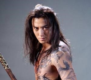 宋江|双枪将董平一生的功绩无法弥补一个错误,下场凄惨遭腰斩