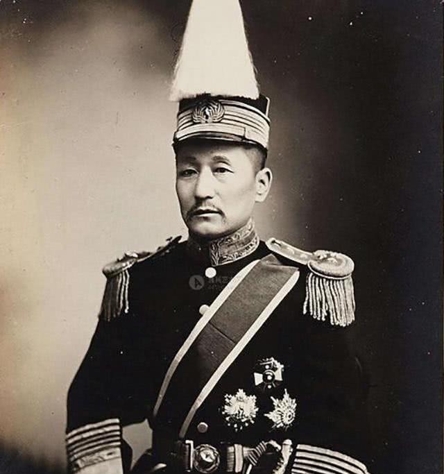 孙传芳|他尊重发妻,宠爱三房,最后却要求和二房合葬,但不能如愿