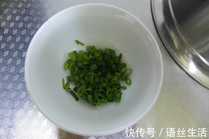 黄油|1碗面粉，1个鸡蛋，做法简单不开裂，咸香松软