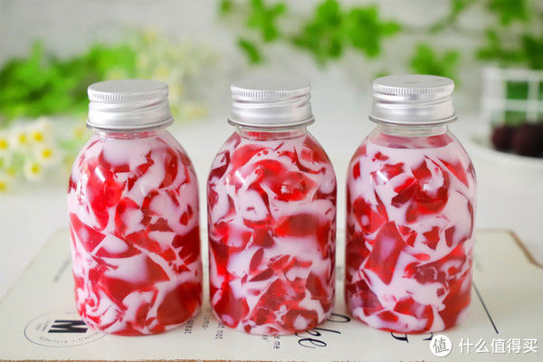 做法|杨梅又有新吃法，放锅里一煮，Q弹爽滑，清凉又解暑，做法超简单