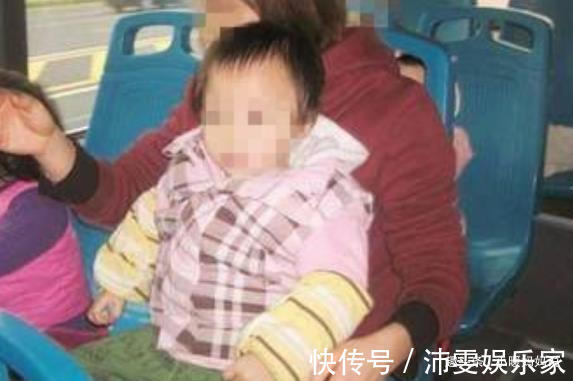 乘客|公交车上宝妈当众哺乳，被老人破口大骂没素质，宝妈怒怼乘客叫好