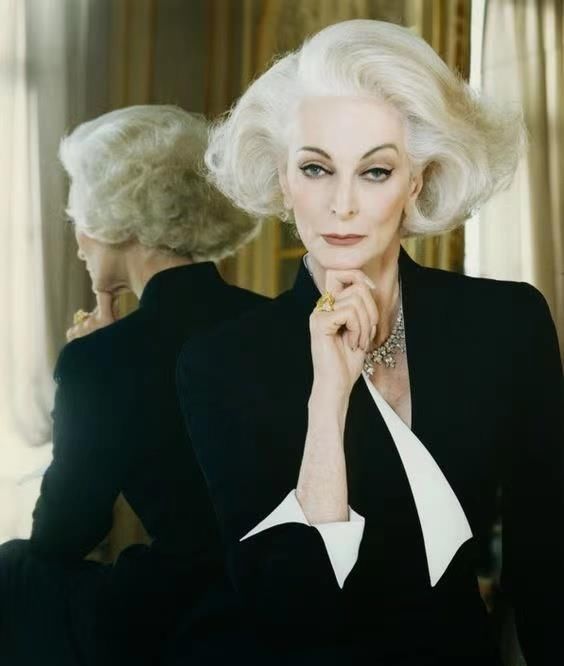 90岁名模卡门：19岁愁白头，错嫁3次， 2次财产归零，74年走T台