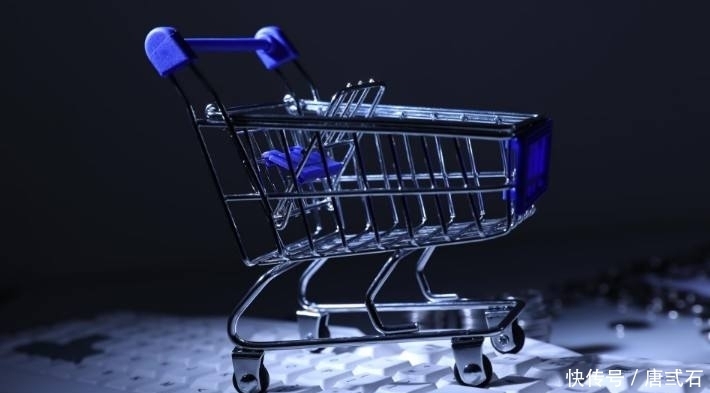 互联网|拼多多的逆势崛起,黄铮的“一夜暴富”,暴露出中国消费现状