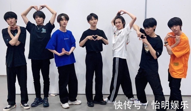 |TNT晒快递单,收件人名字和地址很搞笑,让粉丝猜不出是偶像