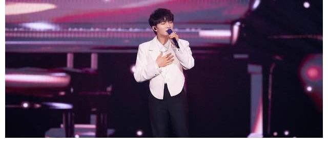 看完腾讯音乐娱乐盛典，发现论培养实力歌手，还是《好声音》在行