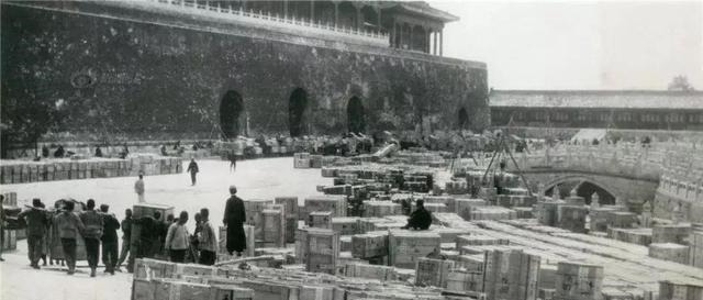  浩繁|《故宫观止》比浩繁文物更让人叹为观止的，是“故宫人”的故事