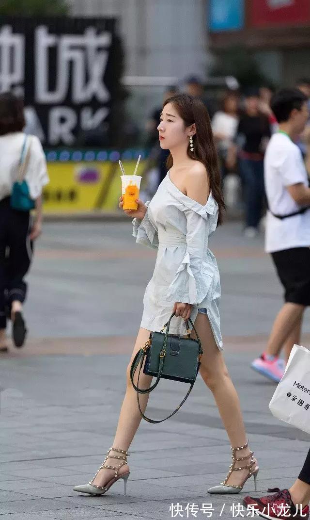 身材高挑 斜肩式衬衫裙,气质中透露优雅,收腰款式凸显出更好的身材