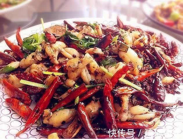 蒜苔|美食推荐麻辣田鸡，口菇炒肉，黄豆鸡脚，腊肉炒蒜苔的做法