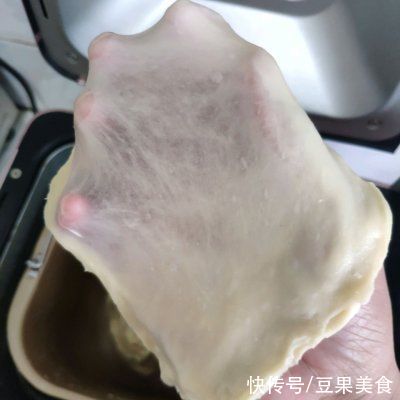 牛奶面包|早上不知道吃什么,一碗黑米牛奶面包全搞定