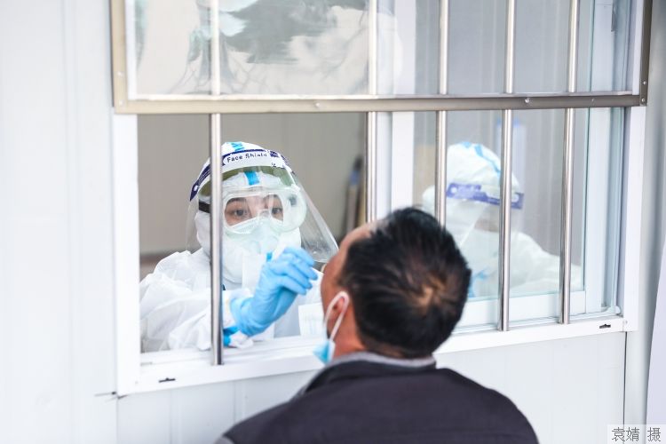 预约|核酸检测翻番!上海市卫健委:全市共有156家核酸检测机构,市民错峰选择