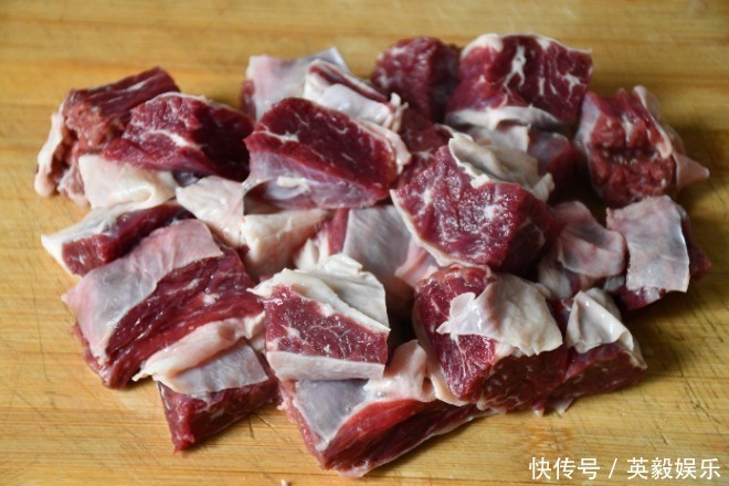 做番茄牛腩,直接煮就错了!多加30克它,牛腩更入味,汤汁更浓郁