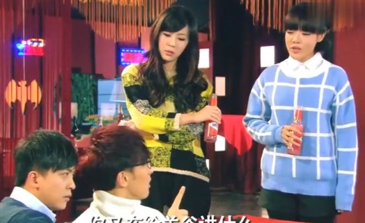 故事|爱情公寓:张伟给关谷讲历史故事,唐宋八大家的由来,扯上了圣诞老人?