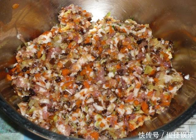 馅料|饺子馆老板不小心说漏嘴饺子馅加勺它，汤汁很浓郁，味道好千倍