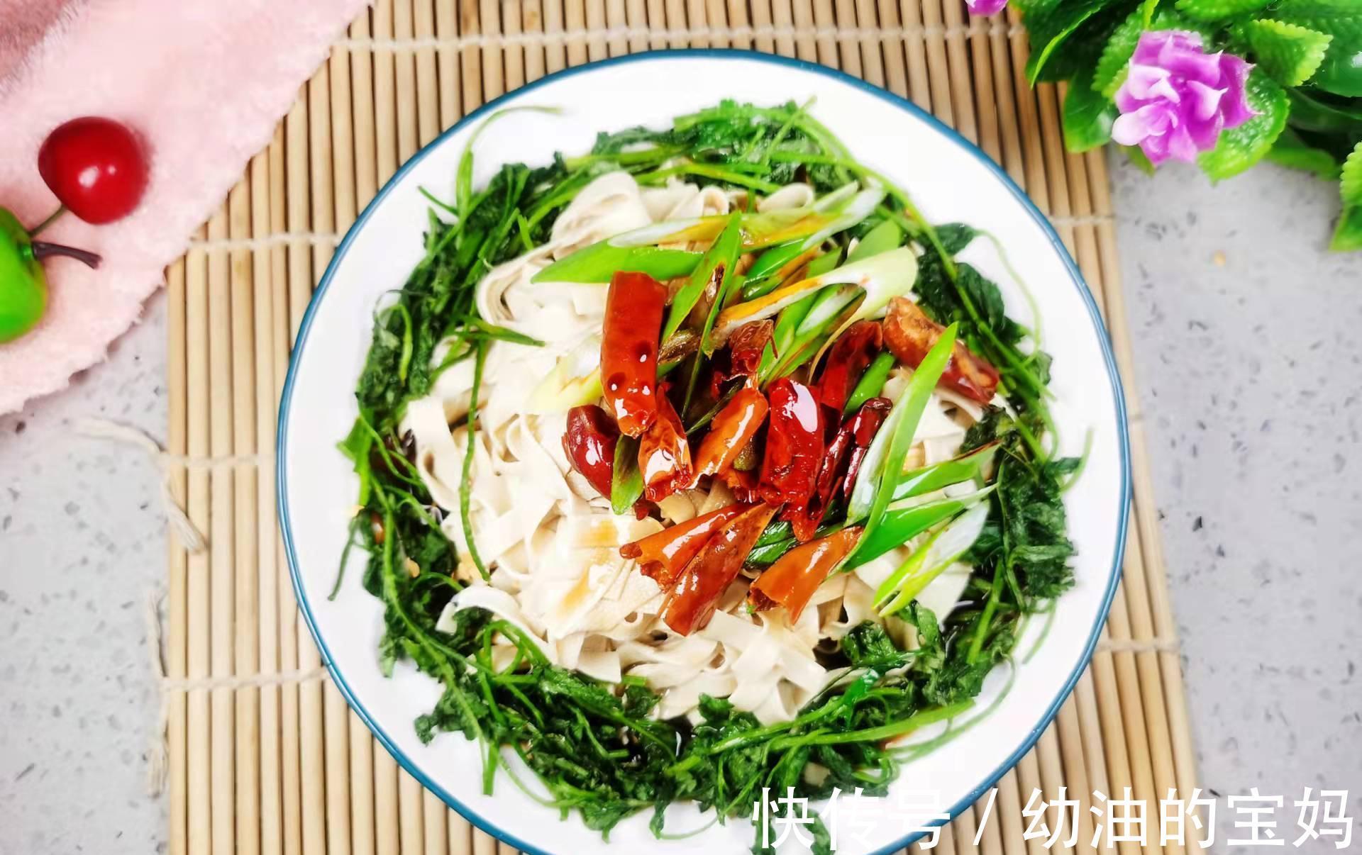 千张买厚不如买薄，焯水后加一料拌着吃，营养开胃，好吃还便宜