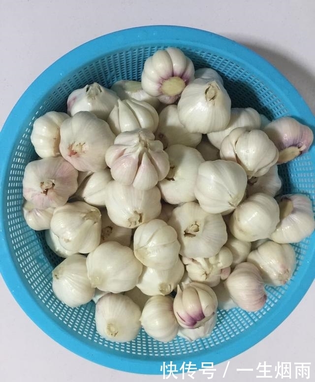 多汁|水晶糖蒜,酸酸甜甜脆爽多汁,在家做防腐是重点,细节决定成败