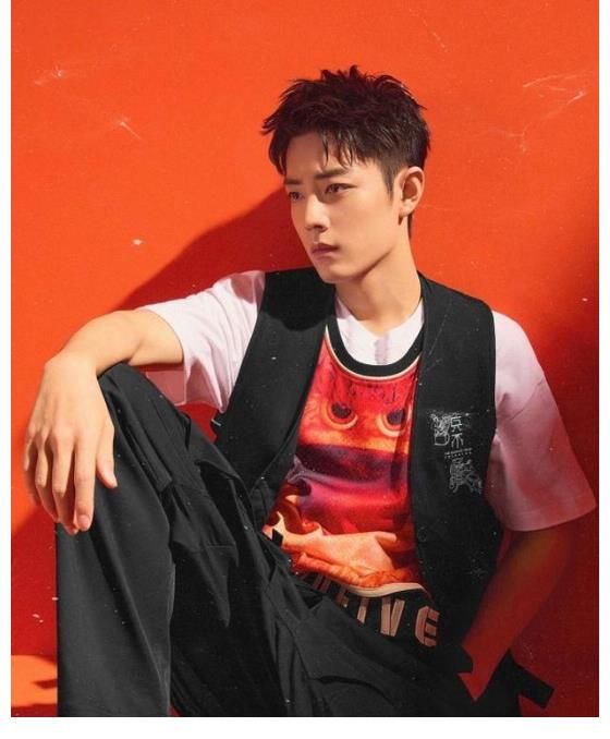 顧醫(yī)生|肖戰(zhàn)俯臥撐以一敵三，荷爾蒙爆棚，運動風(fēng)大片帥出了新高度