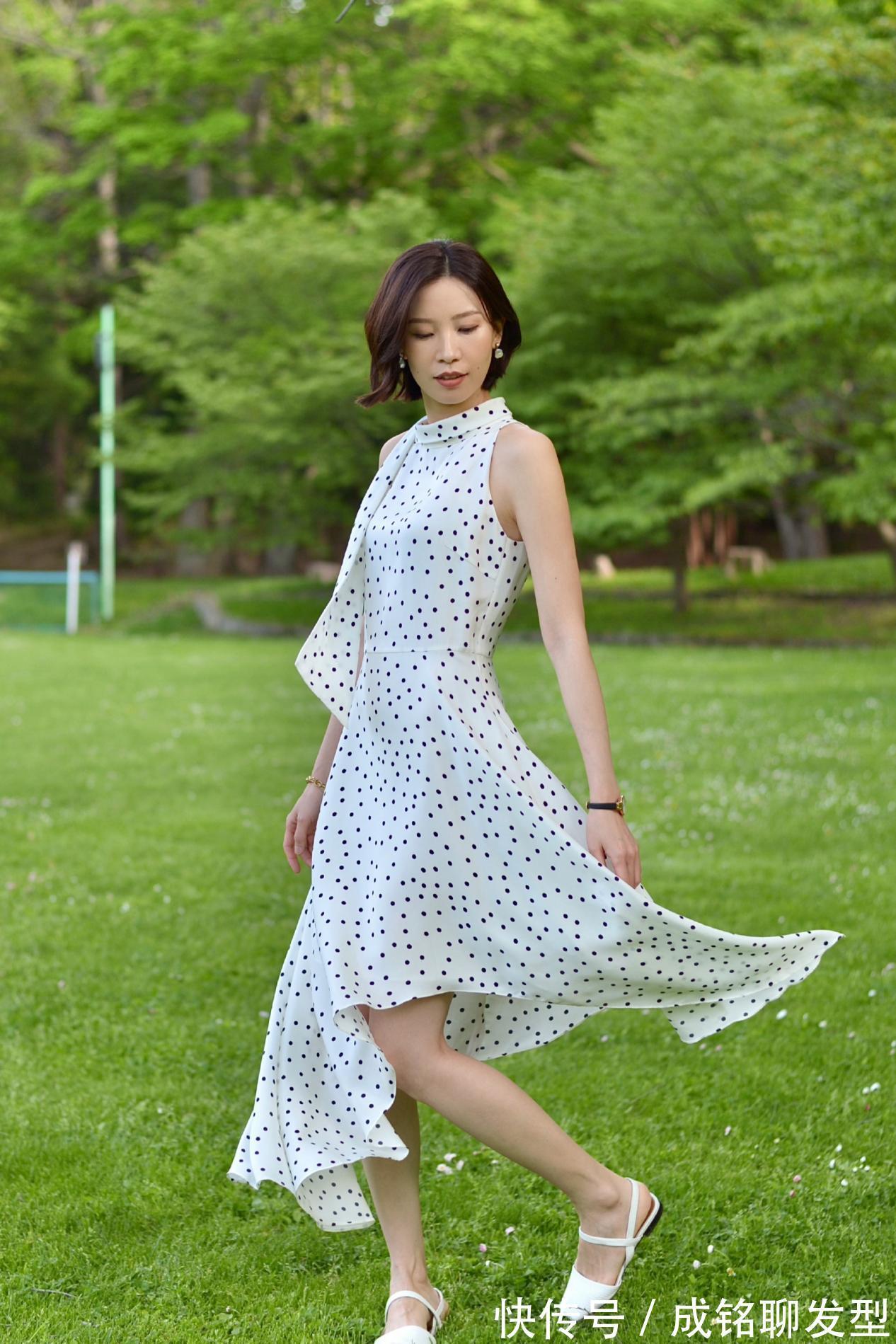 t恤|时髦又百变!十组适合中年女人的优雅穿搭,减龄大气又有女人味