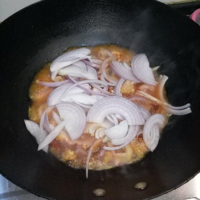 辣炒鱿鱼须，滋味十足，下酒下饭