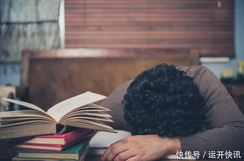 男人|男人身体若出现4个迹象，或是在提醒：雄性激素快要“干涸”了