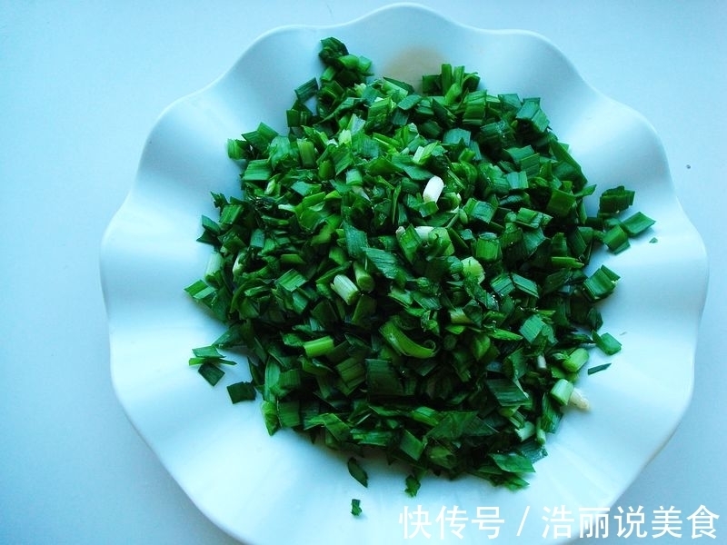 冬天就要这样吃韭菜,营养不流失,韭香鲜嫩,几分钟就可做早餐