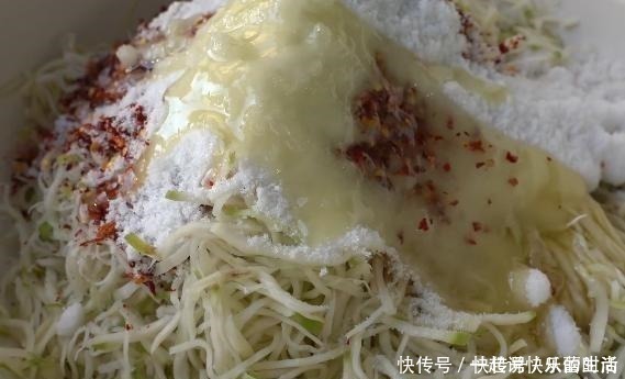 蔬菜|蔬菜中的“营养冠军”,补钙补铁助消化,腌着吃最过瘾!又香又脆