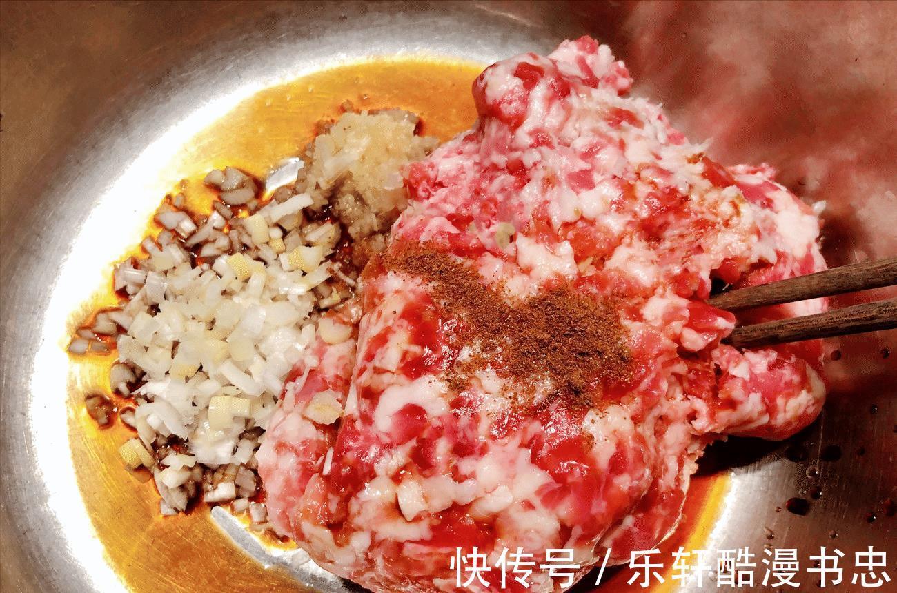 多汁|头伏包饺子,还得用这个菜,皮薄馅大,鲜嫩多汁,老人孩子都爱吃