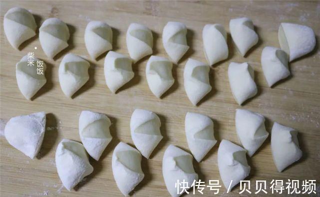 牛肉别总炖着吃了,试试这个做法,咬一口爆汁,早餐吃不错