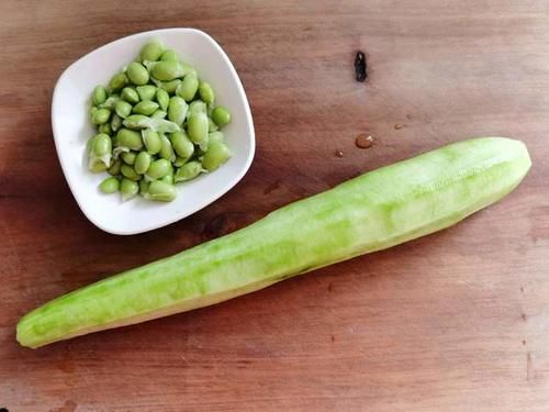 丝瓜与毛豆搭配颜值口感并存,做法简单营养十足,孩子离不开