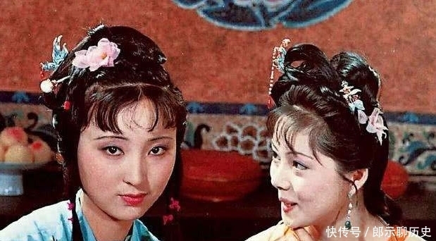 薛宝钗家中的藏书,从正统到杂书,无所不有,或许孩子该有天性