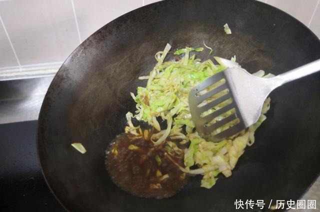 面条别总煮着吃了，试试这做法，营养一锅省事，天热我家经常做！