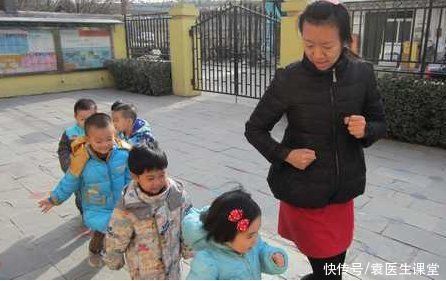 脾胃|5岁孩子常吃糖，结果脾胃被损伤，家长要多注意