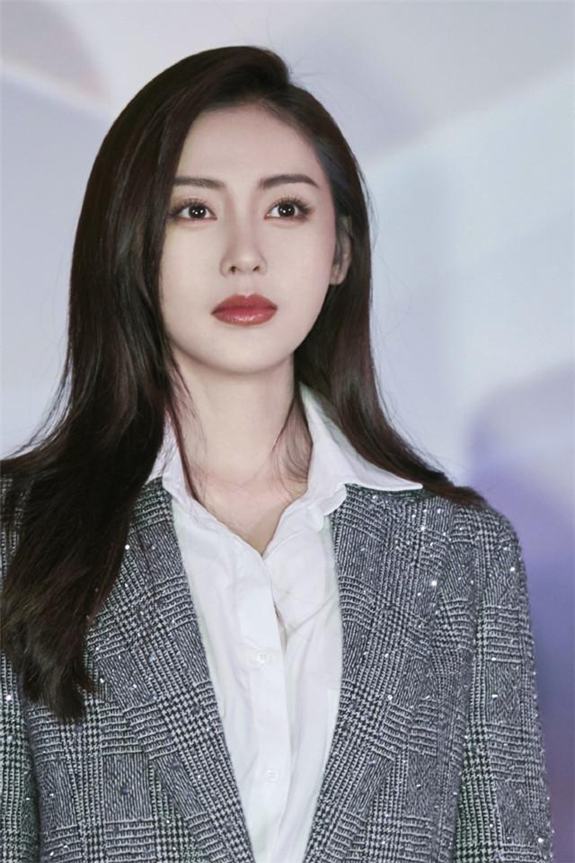 锁骨 公认最丑的4种女生“发型”，严重拉低颜值，你中了第几个