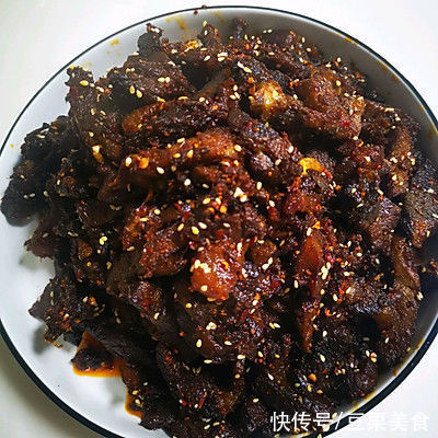 寒冷与温暖之间只差一碗麻辣牛肉干