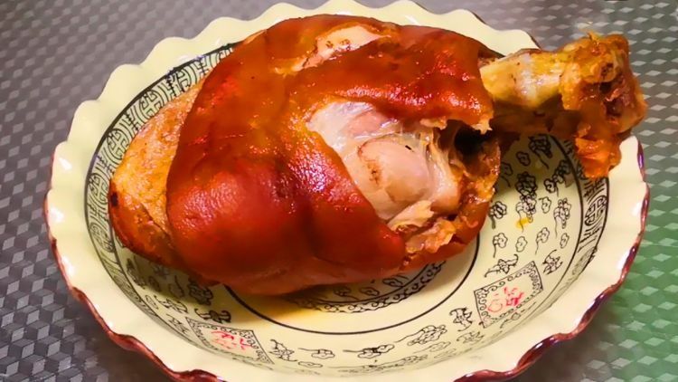 终于找到肘子最好吃做法，香浓软烂，好吃不腻，一个肘子不够吃