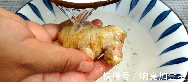 生姜|生姜和茶叶一起泡水喝，作用真是厉害，解决了很多人的大问题！