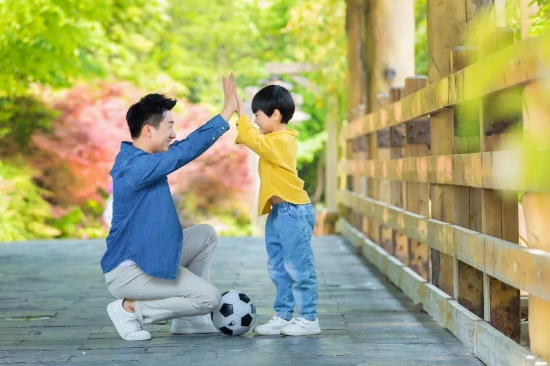 征兆|孩子被宠坏的4个征兆,出现一个家长就要警惕了