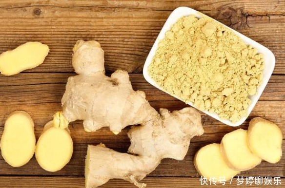 睡觉前把“生姜”涂在脚底，坚持一周后，四个好处会找上你