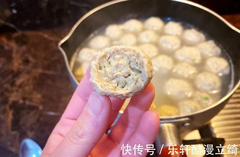 麻辣香锅|鲜香纯正的手工“鱼丸”做法,干净卫生,吃着放心