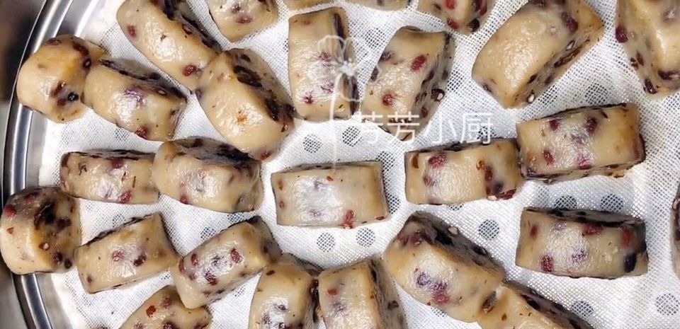 一碗糯米粉,教你做红豆糯米糕,亲戚来的时候,女人多吃补气补血