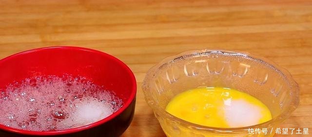 青椒炒鸡蛋正确做法,很多人第一步就错了,这样做才好吃不腥!