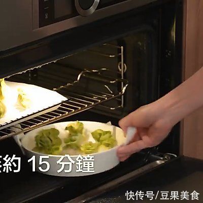 色香味俱全的翡翠菠菜素饺子，这个冬至必不可少