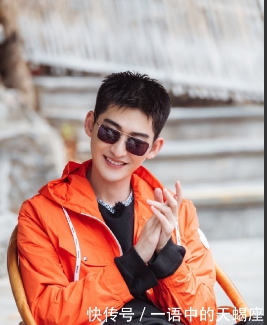 张翰|秦海璐吃大碗米饭不算啥,饭桌上大口吃虫子引热议,张翰当场愣住