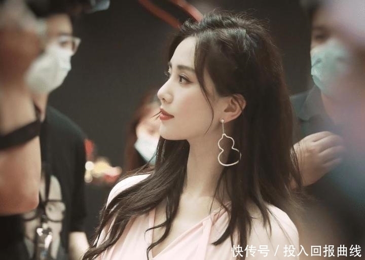 尽显|浪漫的七夕适合穿粉色的服饰,减龄又很清新,尽显青春活力