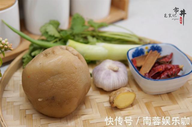 芥菜丝|冬天做咸菜,不用腌不用晒,一炒一蒸能“速成”,咸香嘎嘣脆